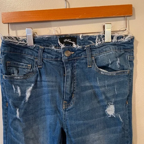 Vervet Distressed Jeans - Picture 2 of 4